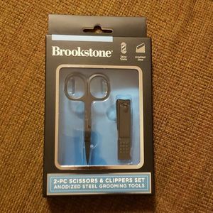 Brookstone grooming tools 